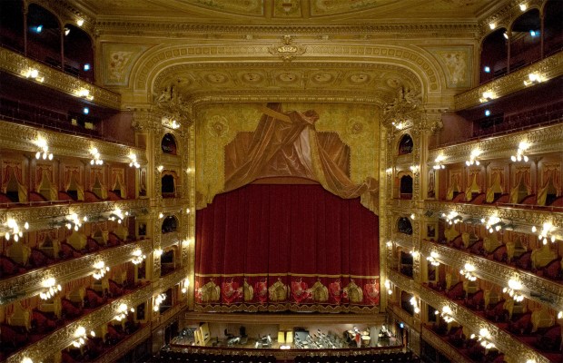 Sala Principal COLOMBAROLI